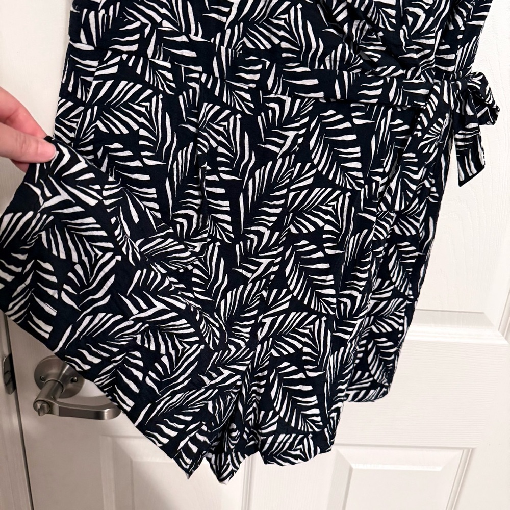 Loft Palm Leaf Romper Shorts Jumpsuit Women Size 10 Summer Tropical Vacation - Picture 5 of 9